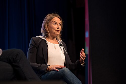 Photo: PopTech · CC BY-SA 2.0 · Wikimedia Commons Esther Perel